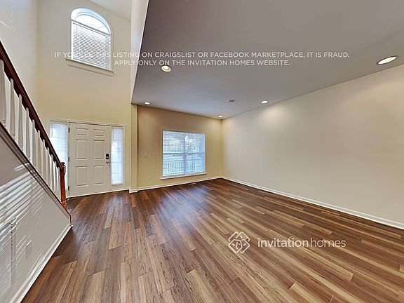 4th image of 1008 Chamberwell Ave