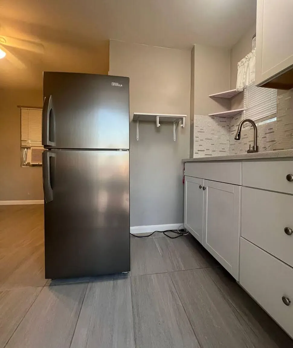 1 bed, 1.0 bath, 144 sqft, $1,290 — Photo 3