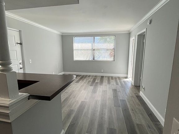5th image of 752 Executive Center Dr #34-11-34