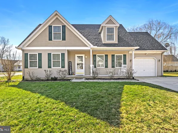 300 Woods Edge Ln, Felton, DE 19943