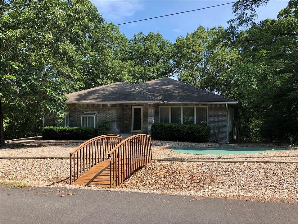 1st image of 1 Harlow Cir
