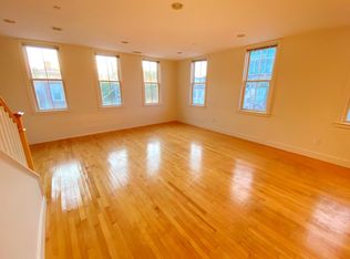 113 2nd St #PENTHOUSE 01, Cambridge, MA 02141