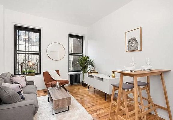 2nd image of 90 Bank St #4D