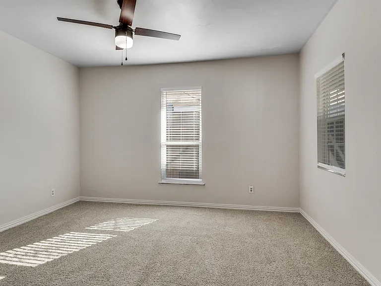 616 Wayne St — Photo 12