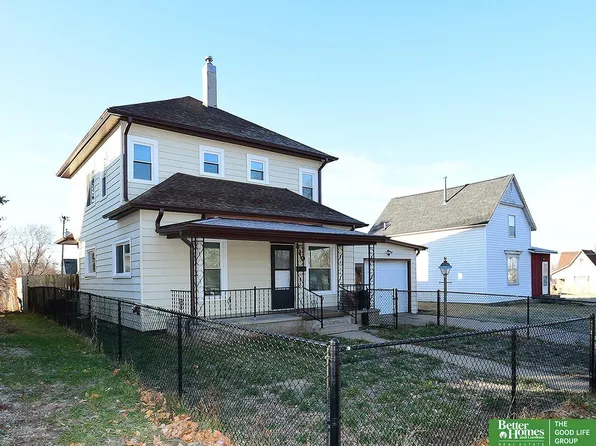 910 8th St, Fairbury, NE 68352