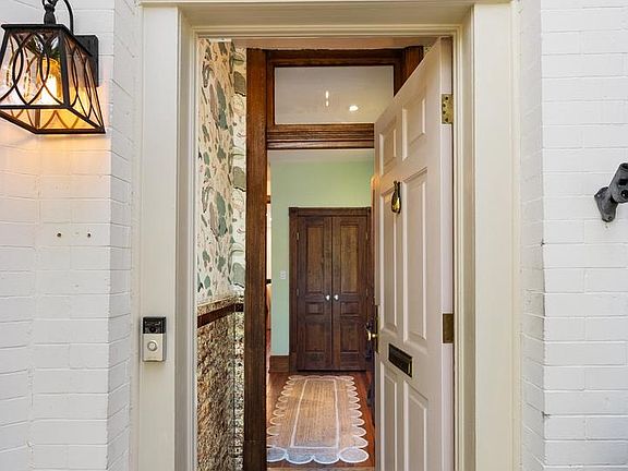 2nd image of 520 G St NE