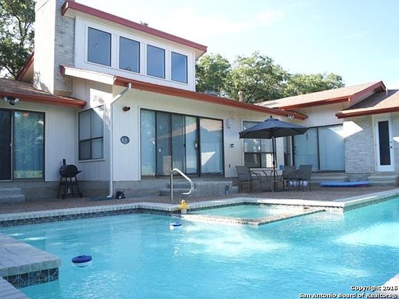 3rd image of 3402 Hunters Circle St