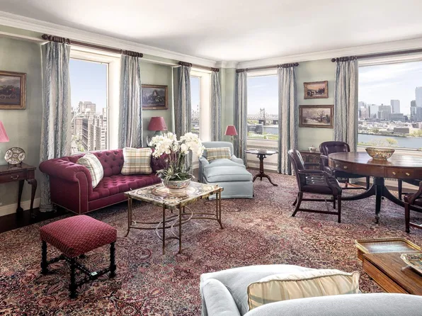 435 East 52nd Street image 7 of 21