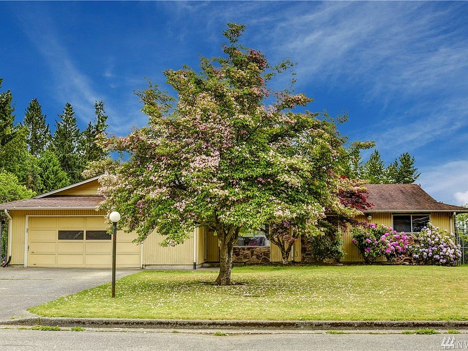 1st image of 315 White Pine Dr