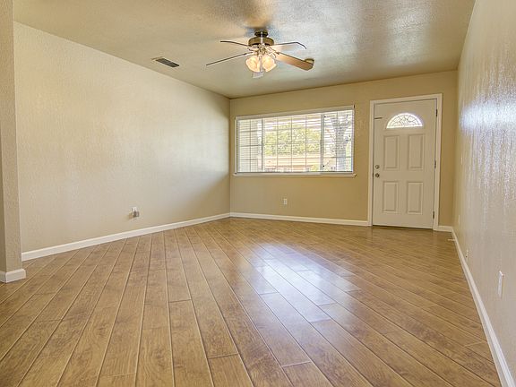 3rd image of 8320 Villaview Dr