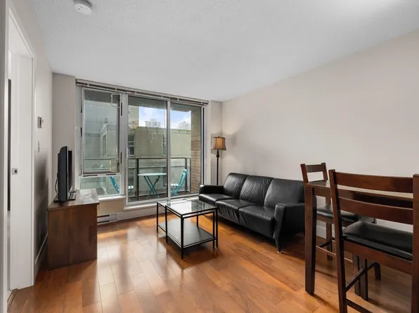 1088 Richards St #620, Vancouver, BC V6B 0J8