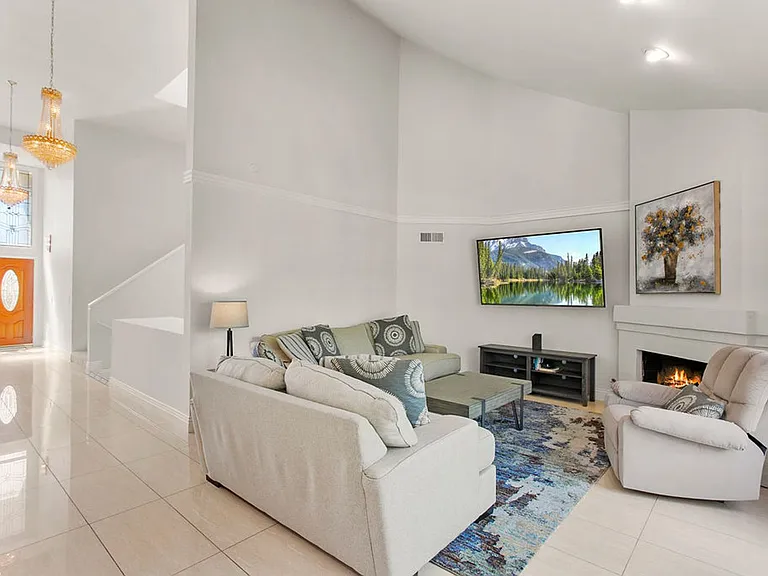 28602 Silverton Dr — Photo 13