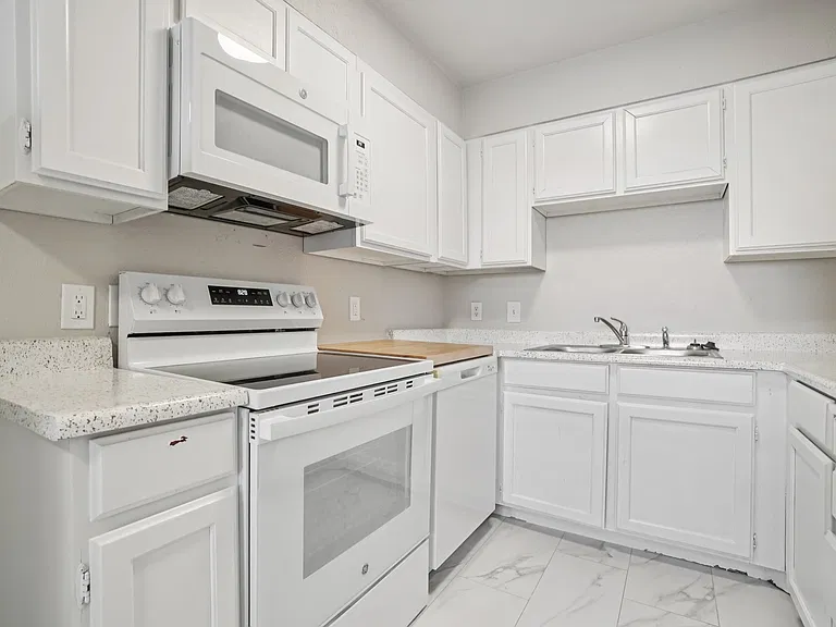 350 S Elizabeth St #11 — Photo 5