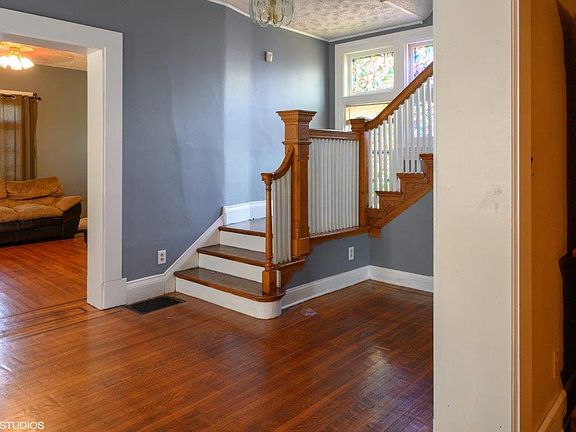 5th image of 4920 Stewart Ave