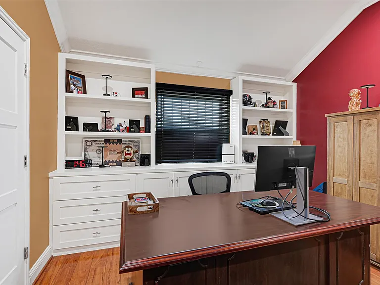 1807 Strongs Ct — Photo 12