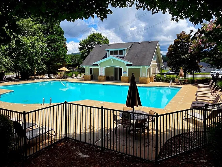 1374 Dukes Creek Dr NW — Photo 27