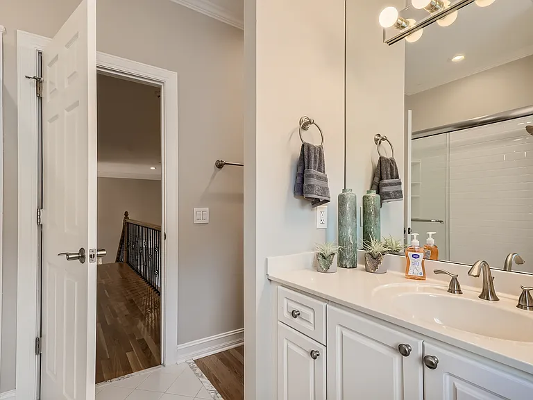 3362 Mathieson Dr NE — Photo 9
