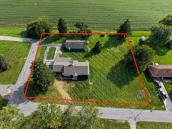 3rd image of 3401 Echo Dr