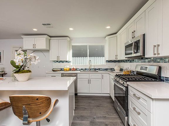 4th image of 6174 Peterson Ave