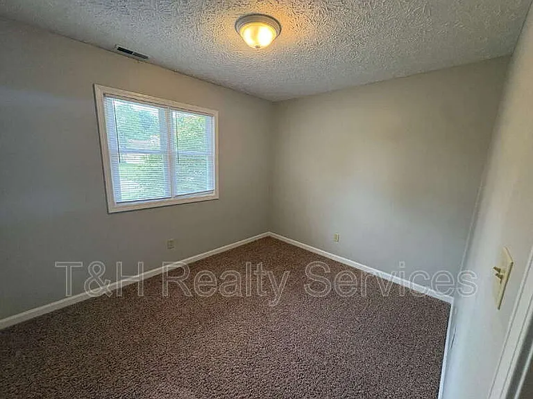 1527 Stacy Lynn Dr — Photo 7
