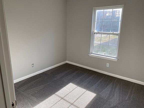 3rd image of 1251 Parkway Pl APT C