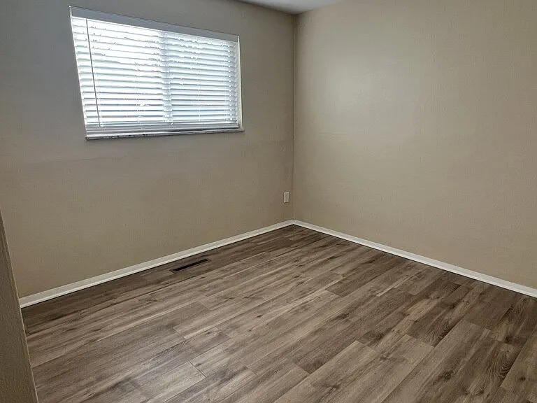 1025 E Pearl St #C — Photo 10