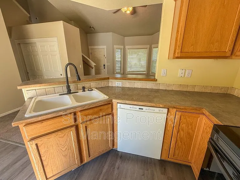 3420 N Oakstone Ave — Photo 13