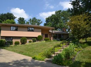 1621 Ashlawn Dr, Pittsburgh, PA 15241