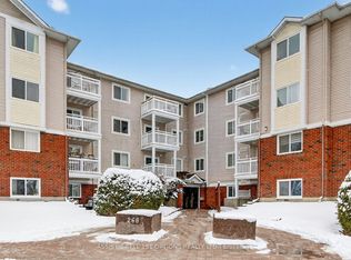 268 Lorry Greenberg Dr #311, Ottawa, ON K1T 3K1