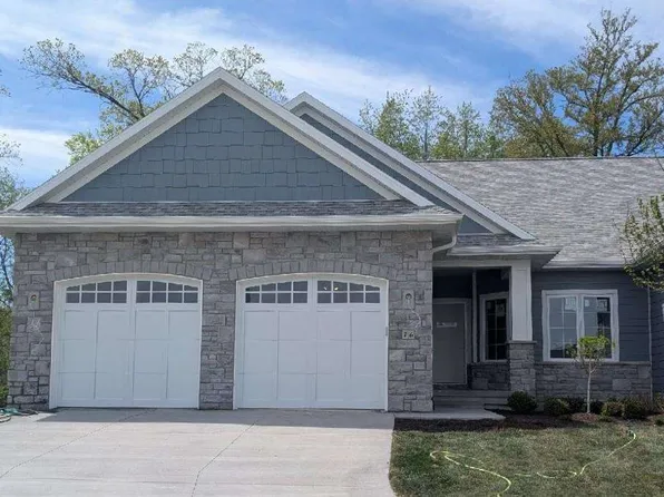 16 Pond Ridge Cir, Coralville, IA 52241