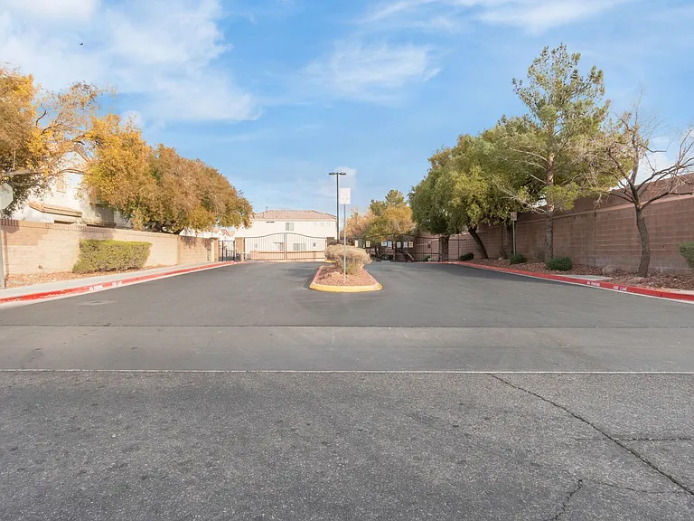 3211 Sunrise Cove Ave — Photo 31