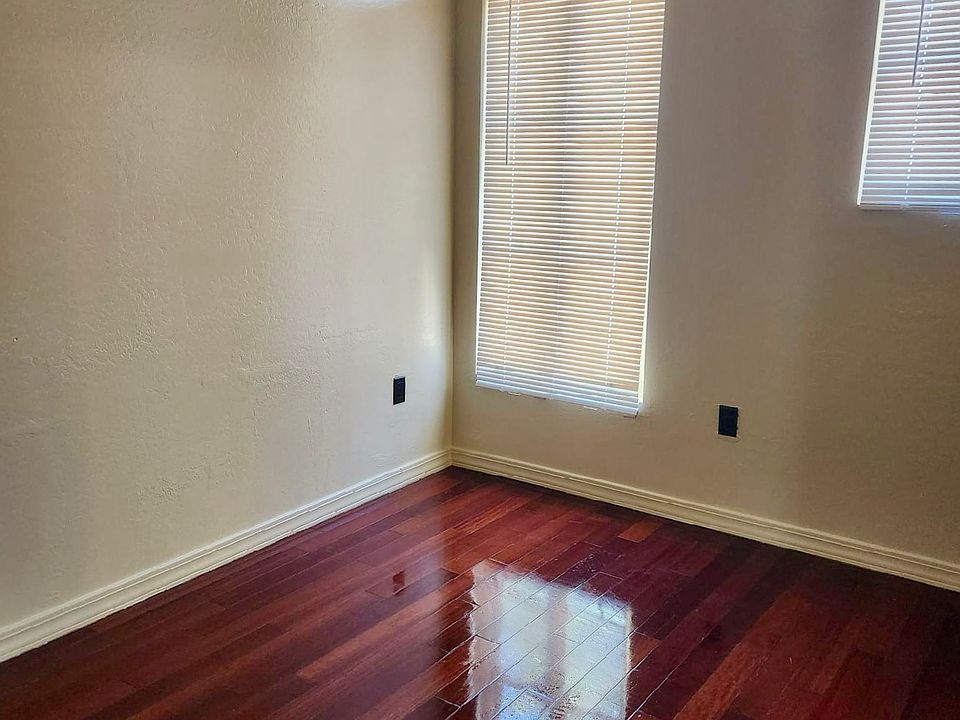 1st image of 1226 W Roosevelt St #1208