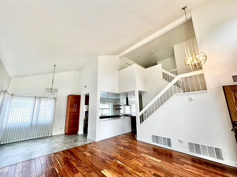 14356 Crestwood Ave — Photo 2