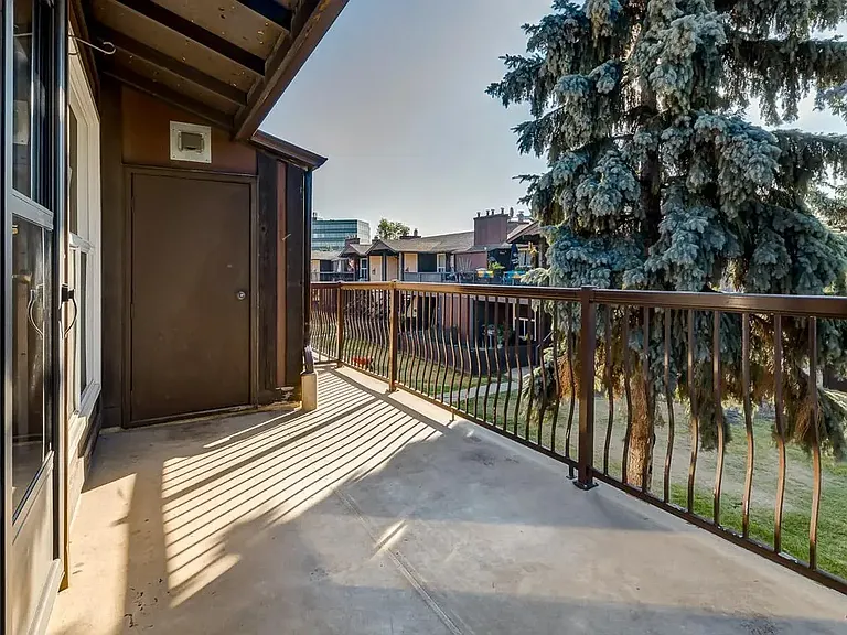 563 Huntington Hl NW #400 — Photo 8