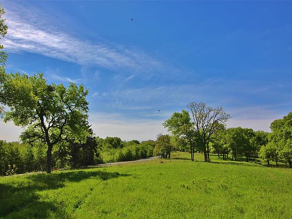 4th image of Tanglewood Blvd
