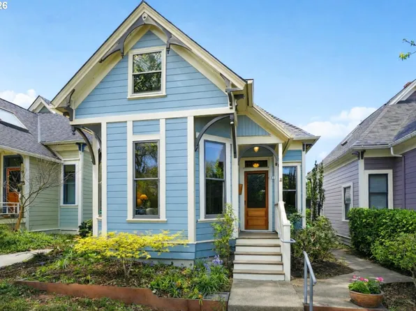 31 S Gibbs St, Portland, OR 97239