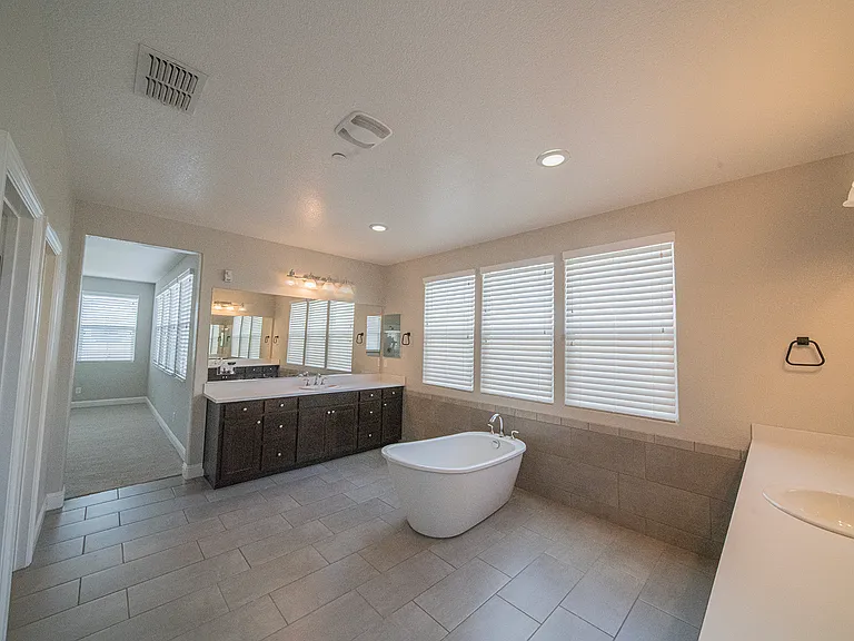 1501 Peony Ln — Photo 30