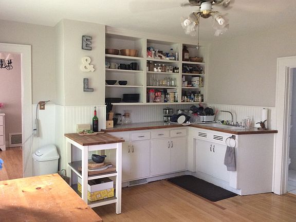 3rd image of 3315 37th Ave S