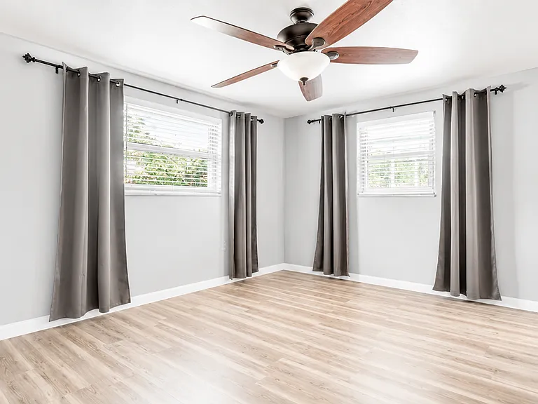 3628 Holiday Lake Dr — Photo 15
