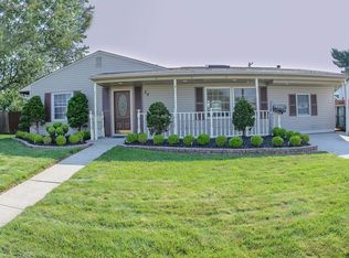 32 Elderberry Dr, Levittown, PA 19054