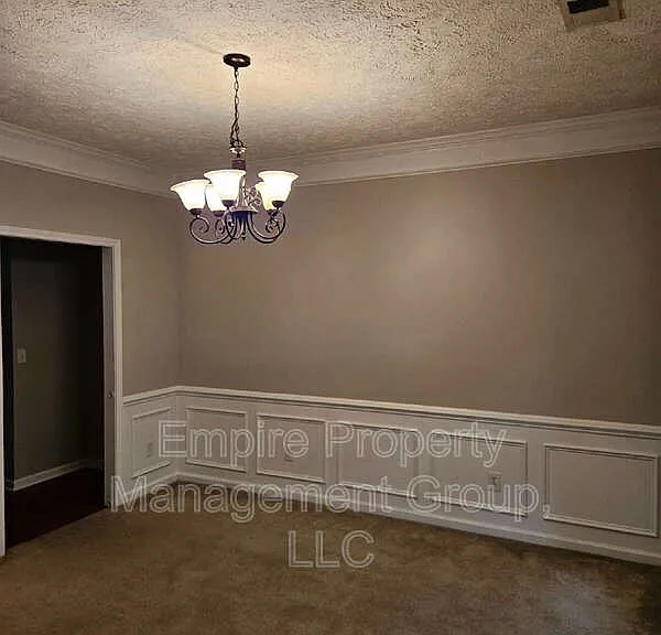 202 Castlebury Dr — Photo 18