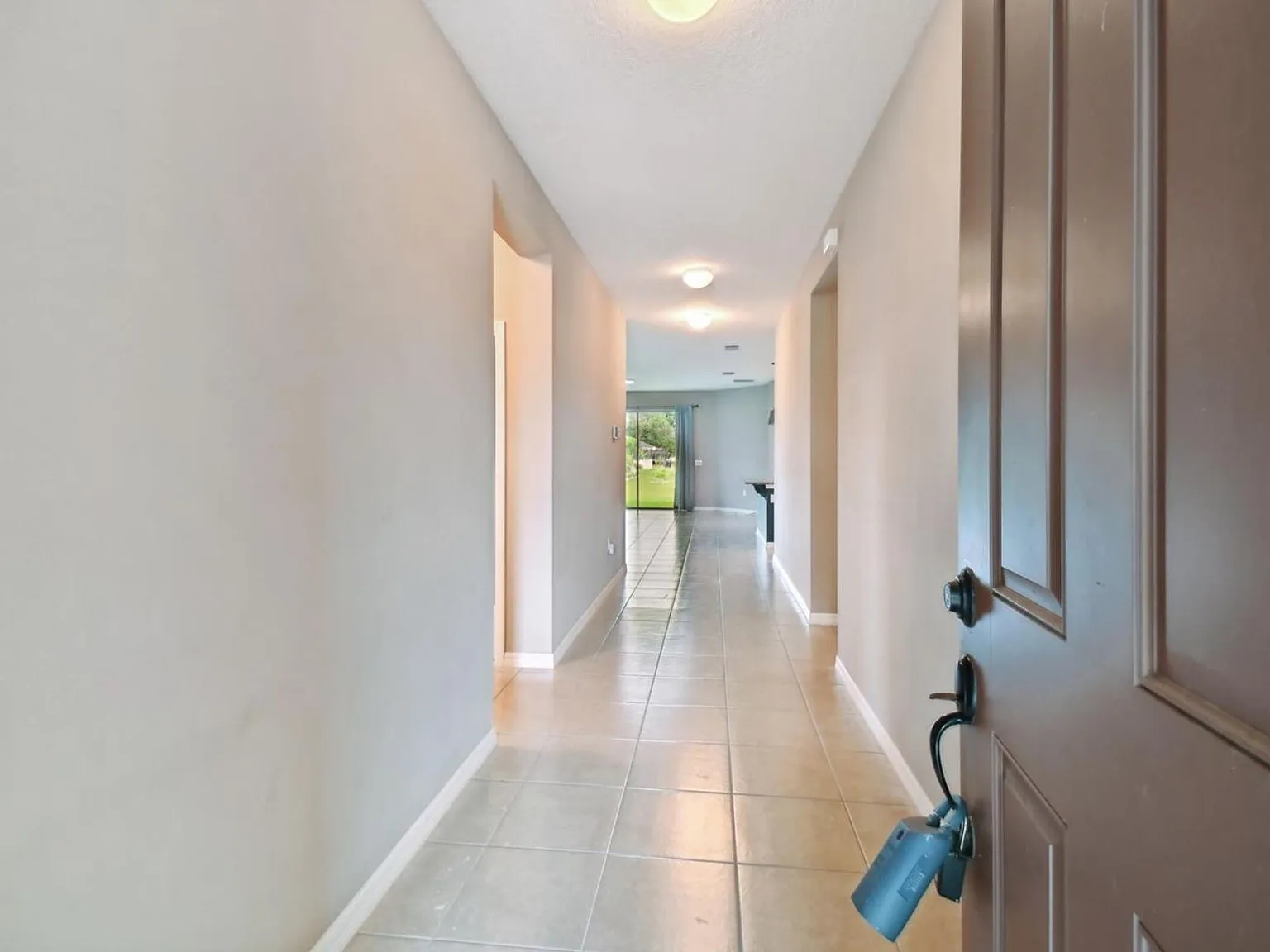 4 bed, 1978 sqft, $2,900 — Photo 4