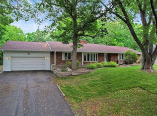 8134 Oakmere Rd, Bloomington, MN 55438