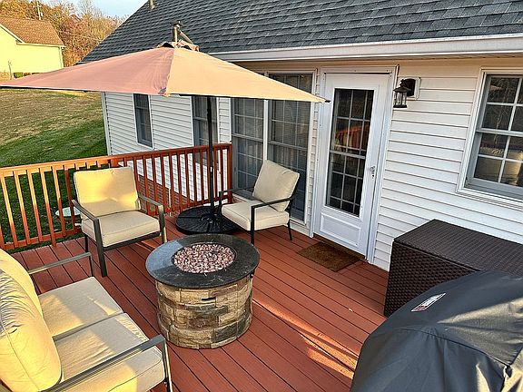 3rd image of 103 Cherry Wood Dr