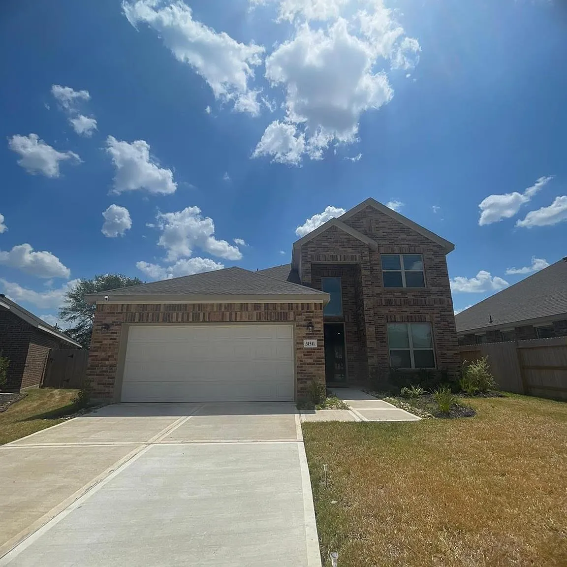 4 bed, 2.5 bath, 2314 sqft, $2,600 — Photo 2