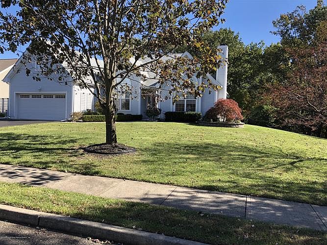 2nd image of 29 Crown Cir