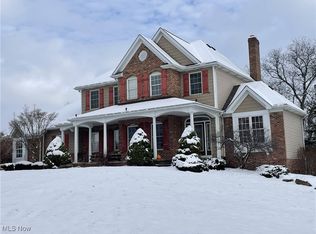 4059 Knollbrook Dr, Barberton, OH 44203