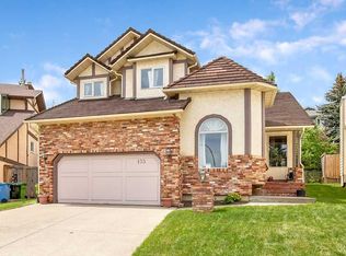 133 E Signal Hill Cir SW, Calgary, AB T3H 2H1