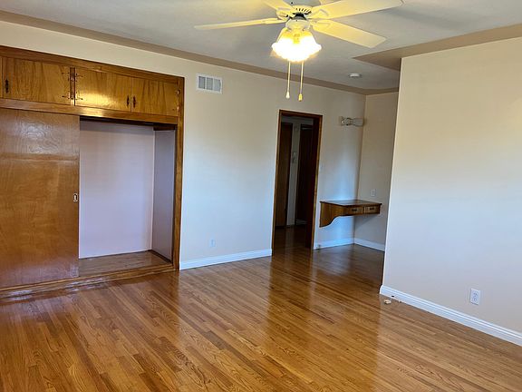 3rd image of 10652 Newcomb Ave