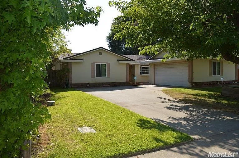 2032 McGregor Dr photo 1